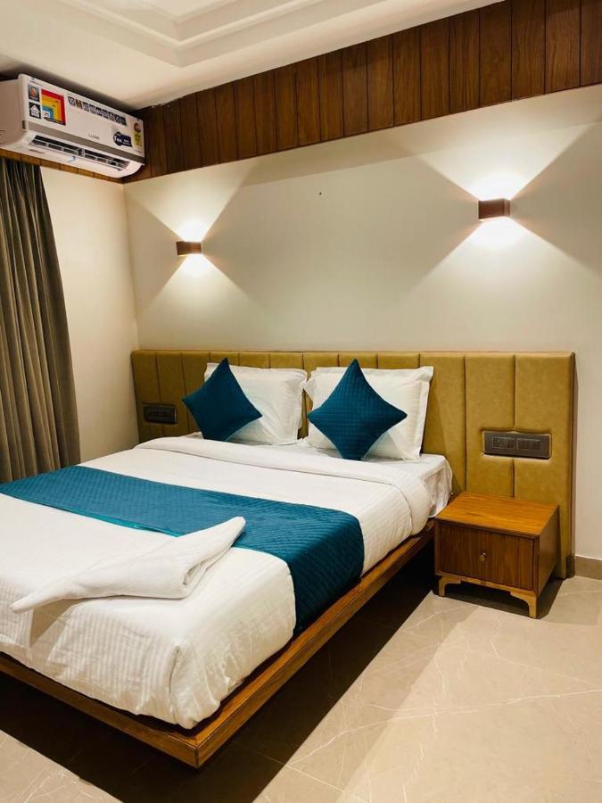 Hotel Emora Tree ไมซอร์ ภายนอก รูปภาพ